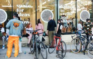 공실의 에어비앤비, 하이파 스튜디오